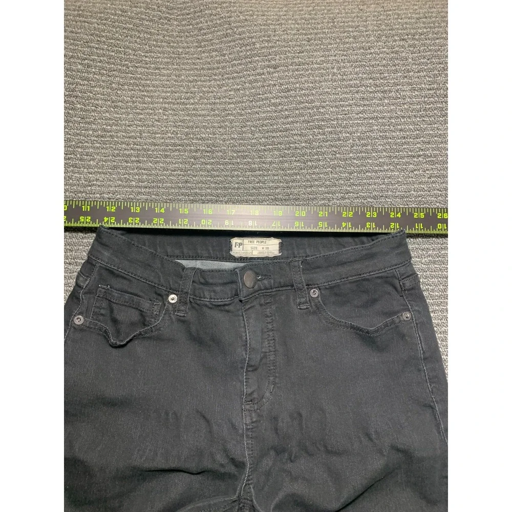 Free People Jasper Blackbird Straight Leg Black Crop Jeans Size 26 OB1051512